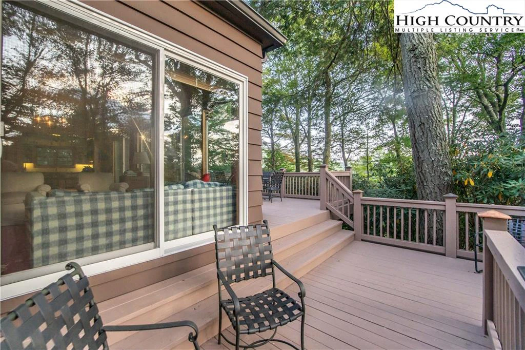 Image number 4 for the current listing