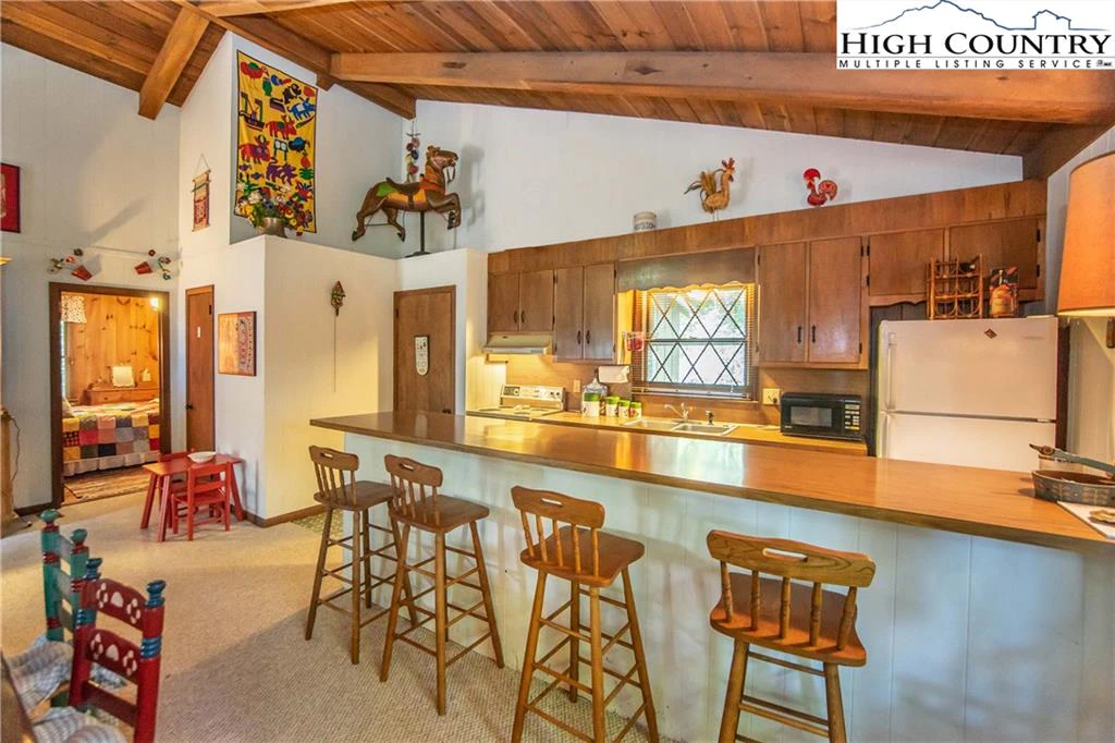 Image number 2 for the current listing