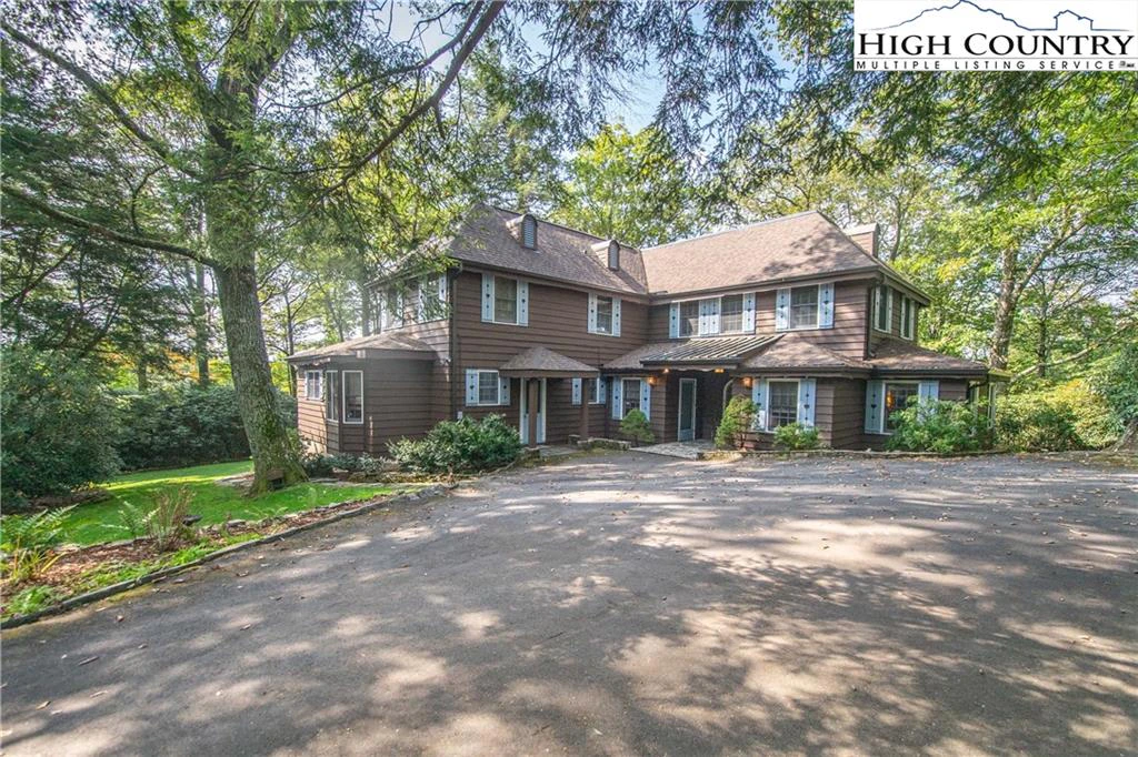 Image number 19 for the current listing