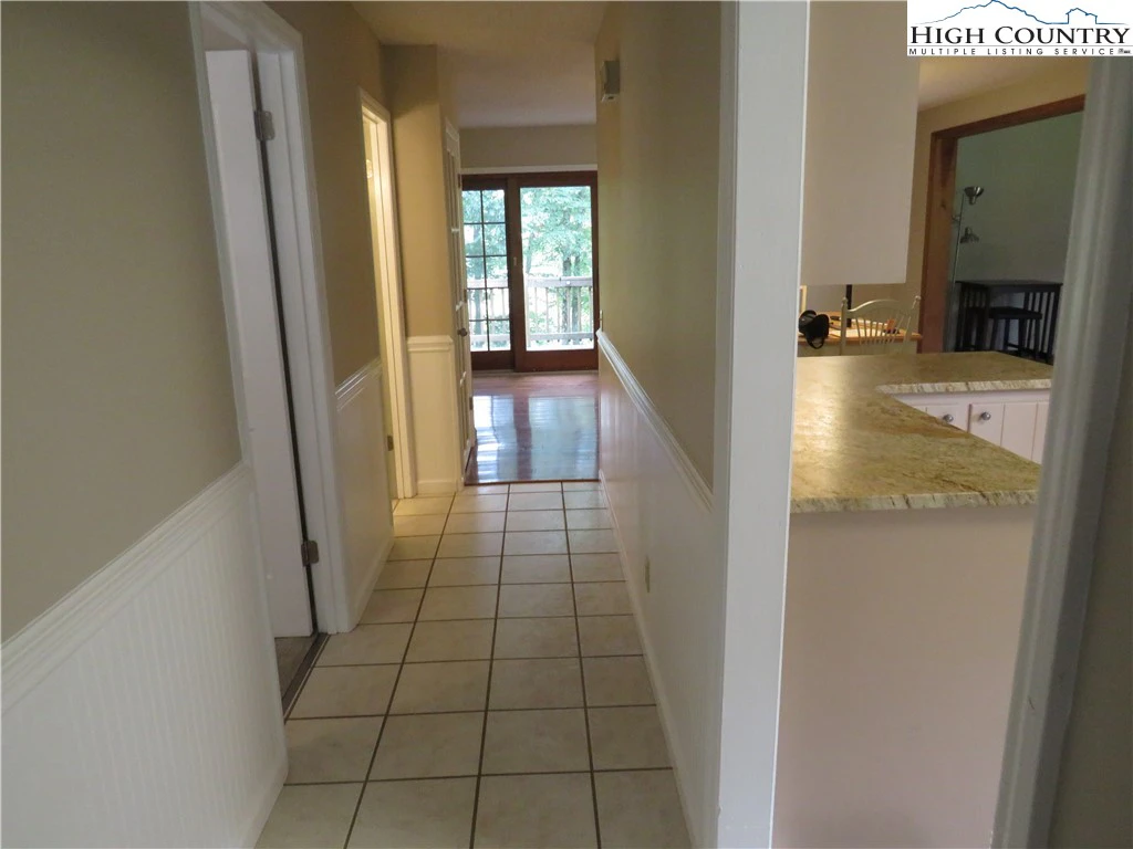 Image number 21 for the current listing