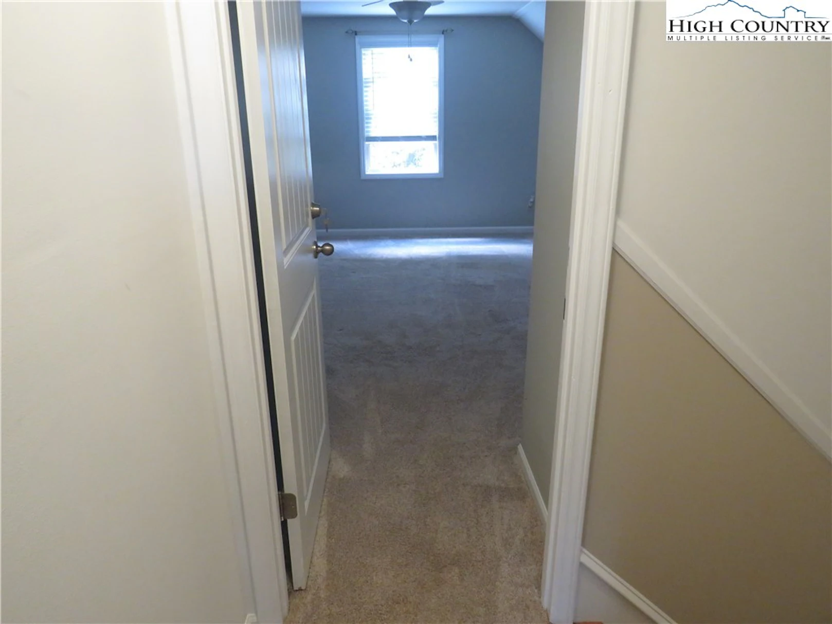 Image number 20 for the current listing