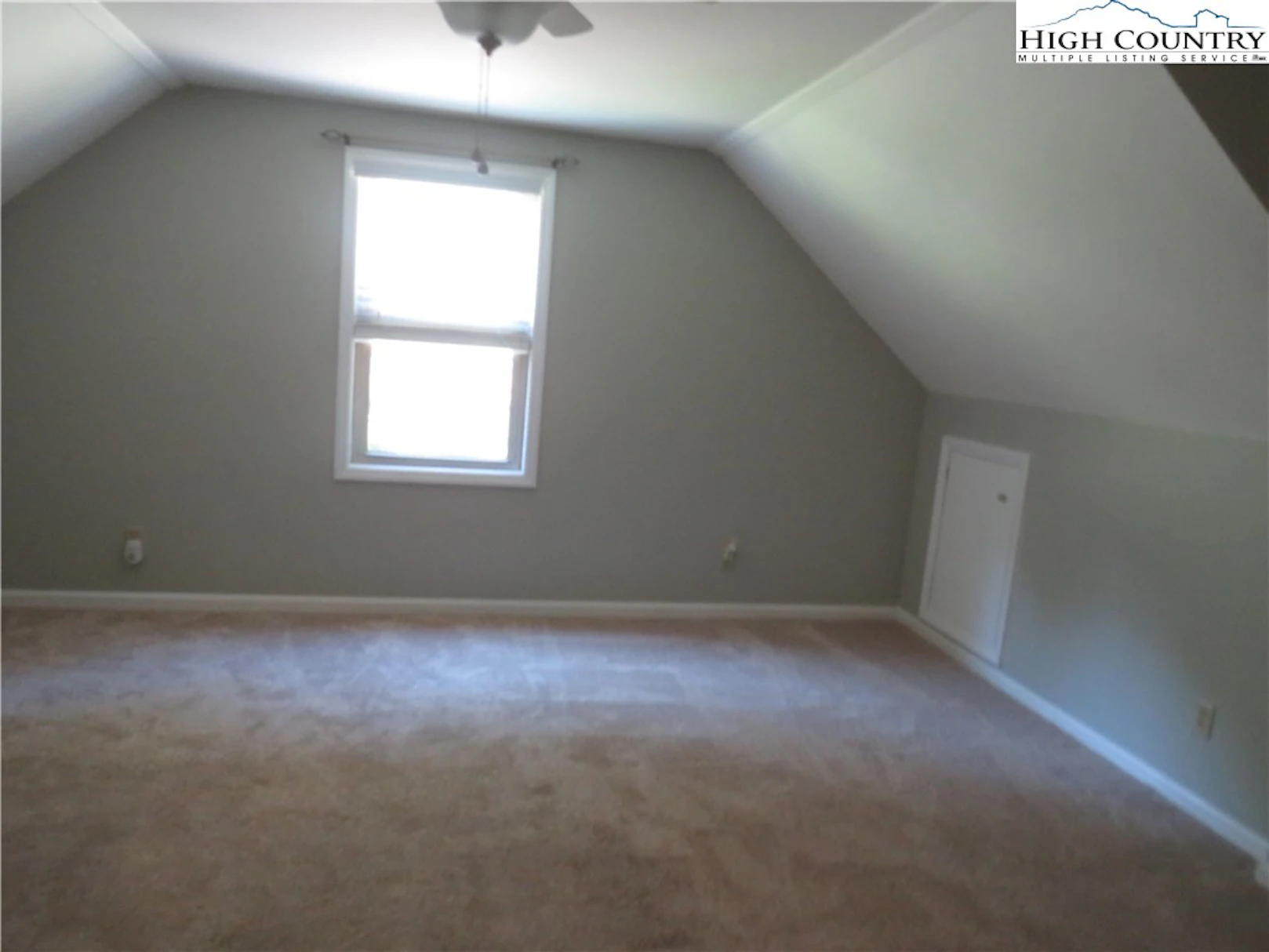Image number 19 for the current listing