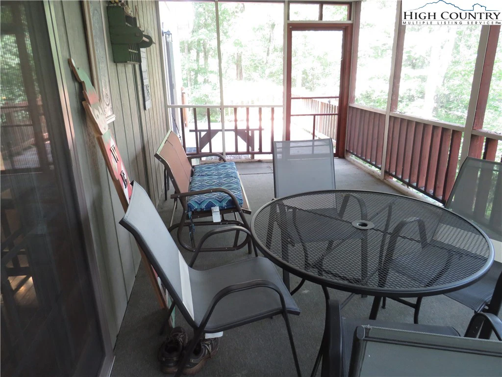 Image number 7 for the current listing
