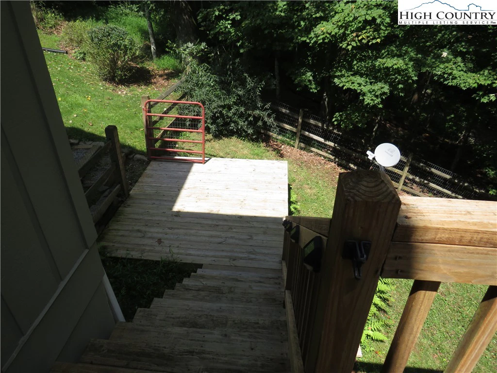 Image number 9 for the current listing