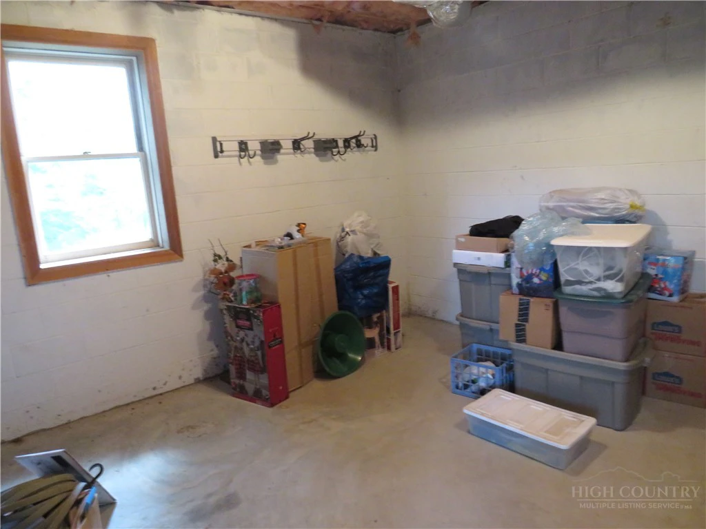 Image number 12 for the current listing