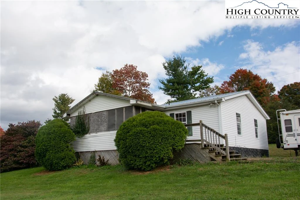Image number 1 for the current listing
