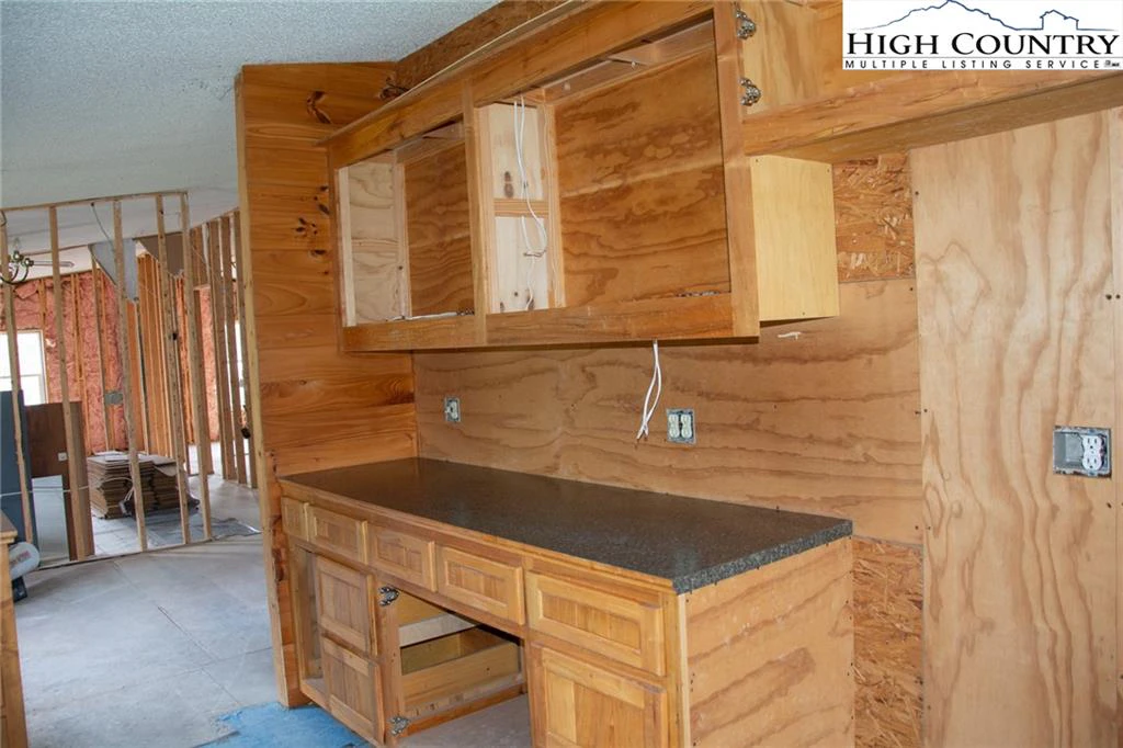 Image number 6 for the current listing
