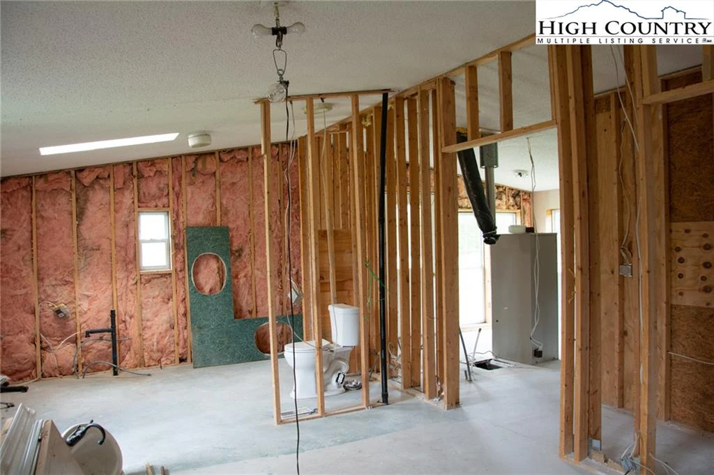 Image number 7 for the current listing