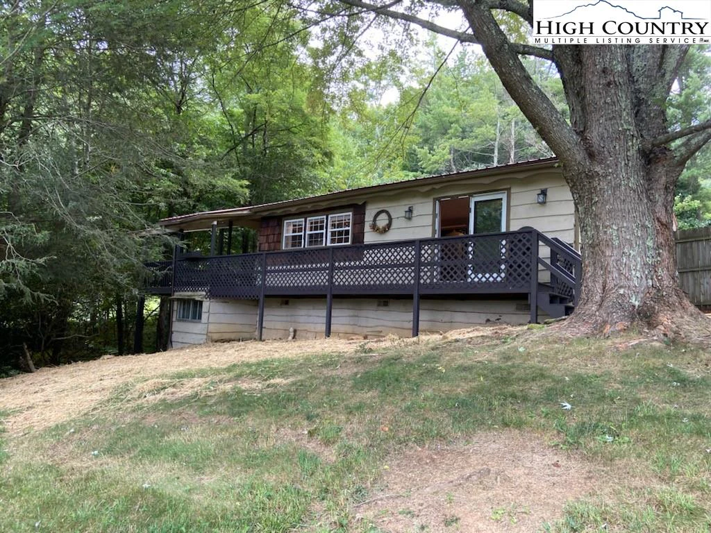 Image number 1 for the current listing