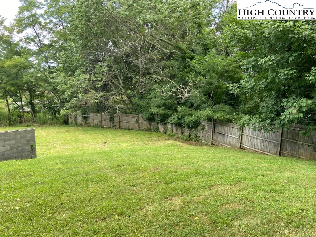 Image number 21 for the current listing