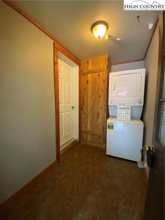 Image number 19 for the current listing