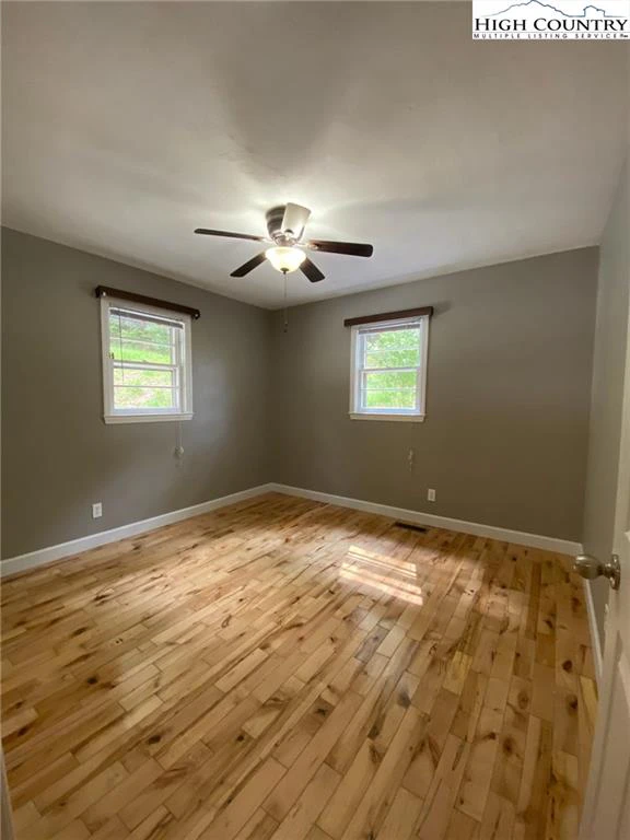 Image number 7 for the current listing
