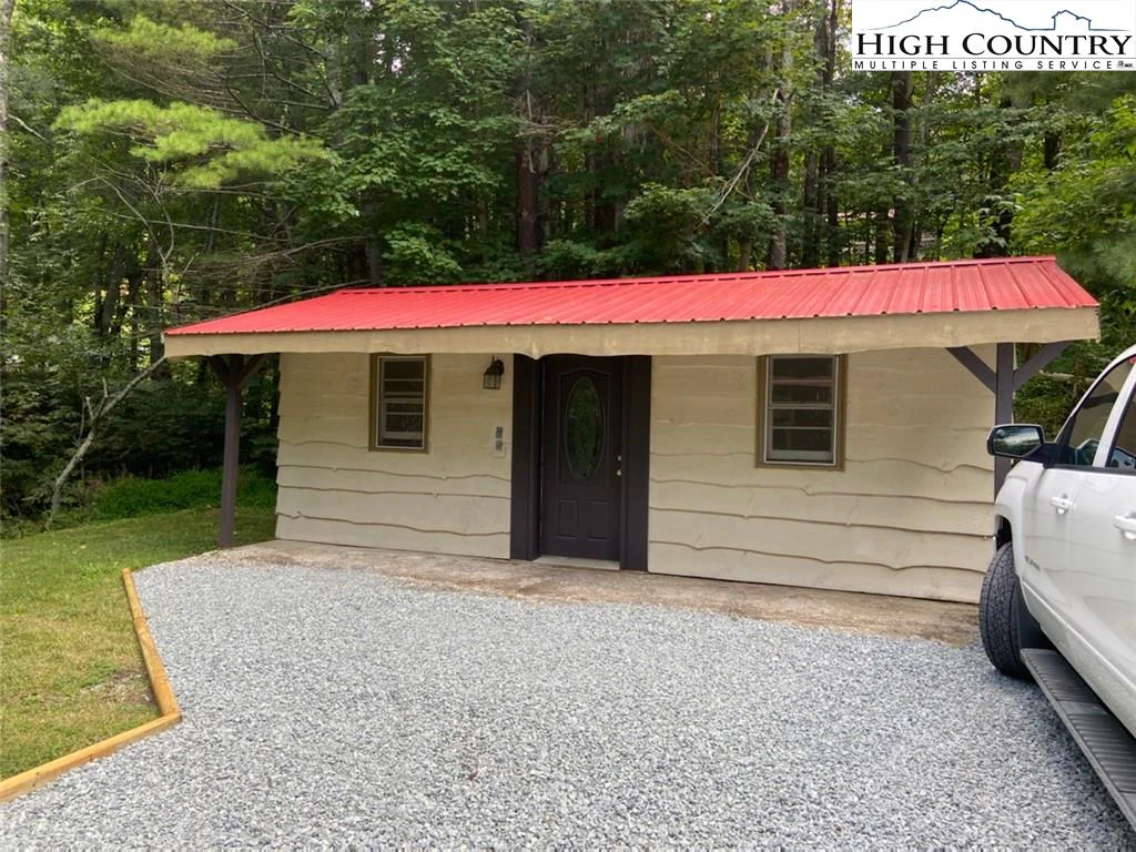 Image number 14 for the current listing
