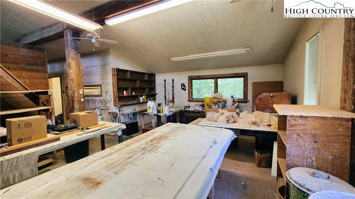 Image number 41 for the current listing