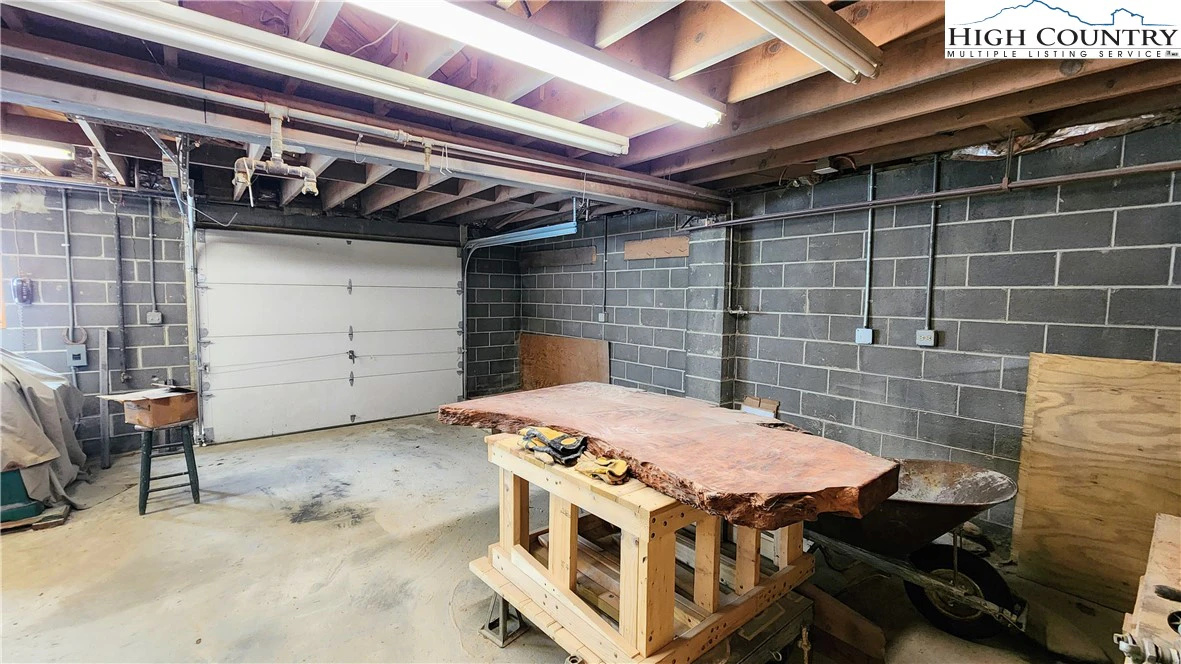 Image number 3 for the current listing