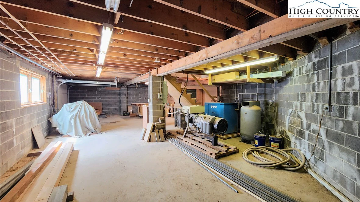 Image number 4 for the current listing