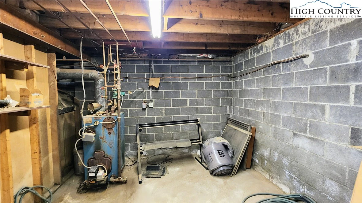 Image number 5 for the current listing
