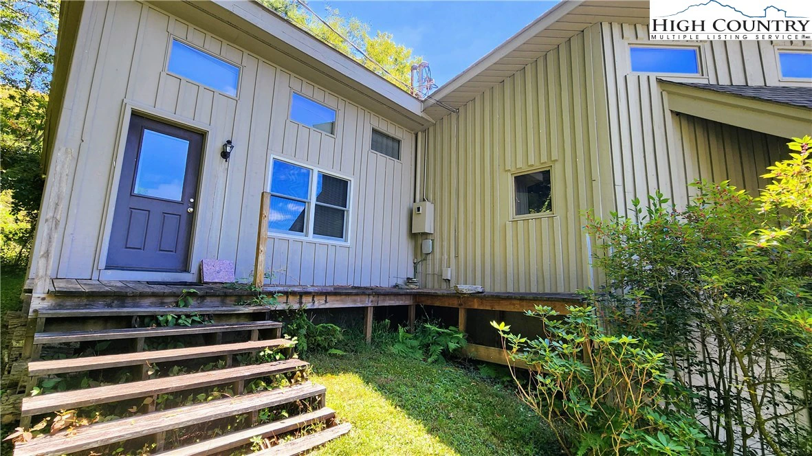 Image number 8 for the current listing
