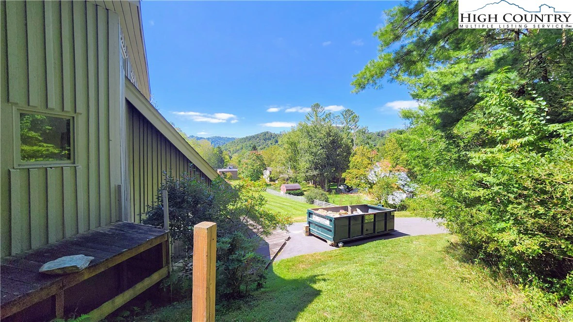 Image number 9 for the current listing