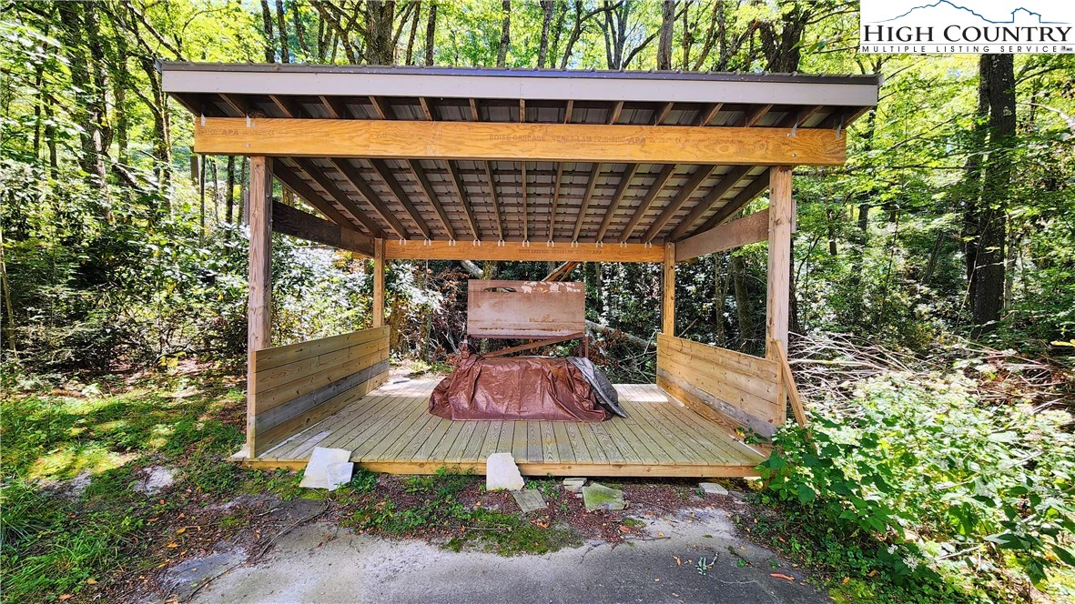 Image number 11 for the current listing