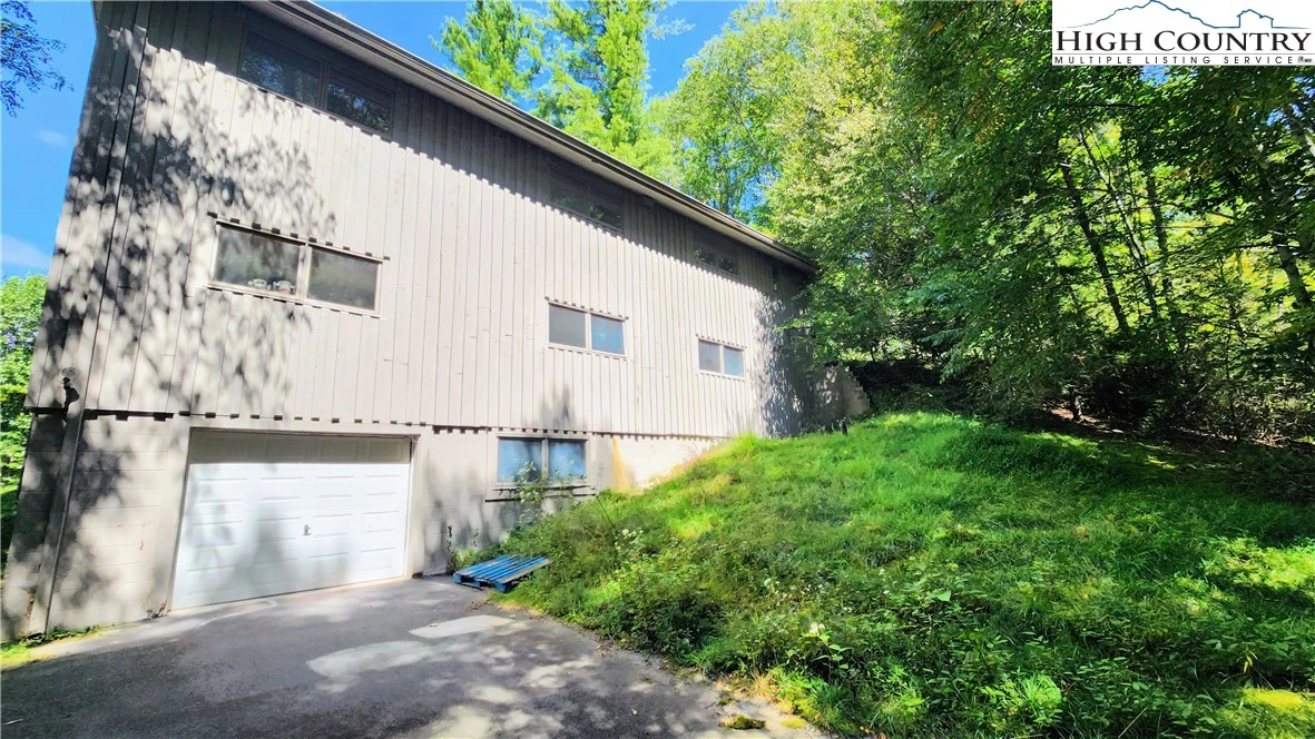 Image number 12 for the current listing