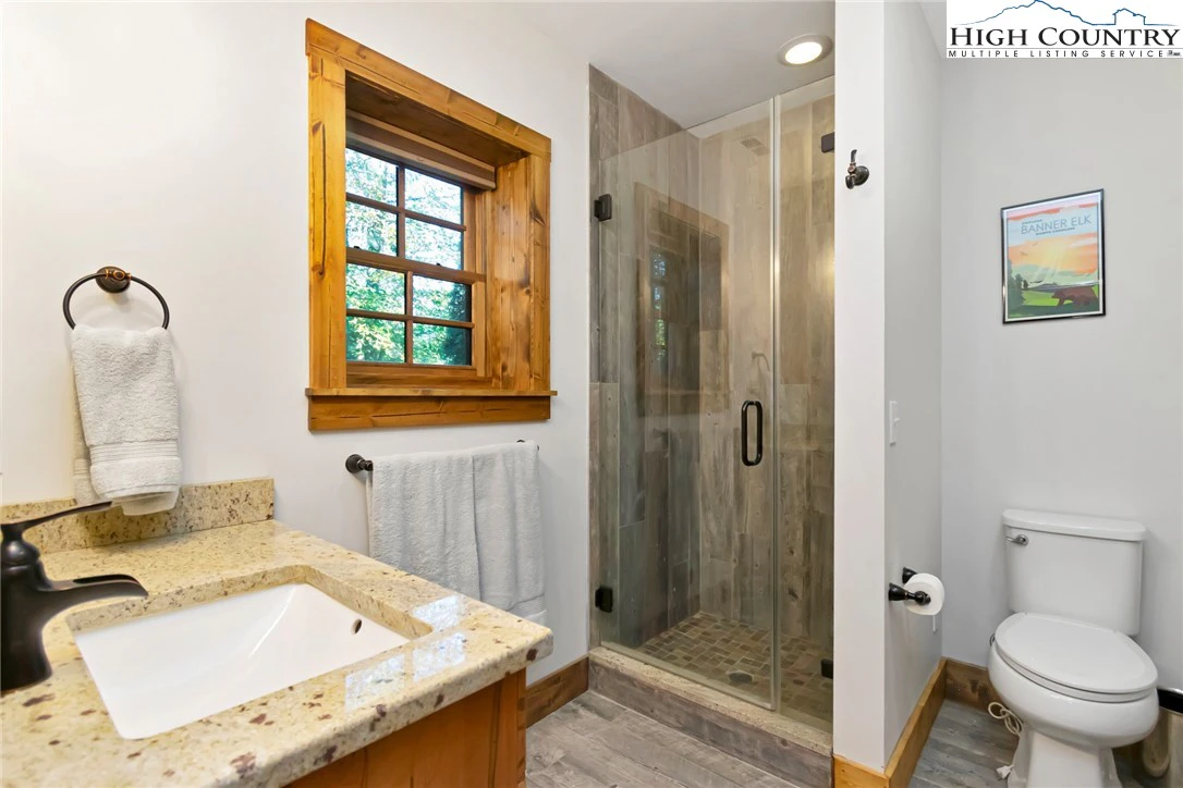 Image number 15 for the current listing