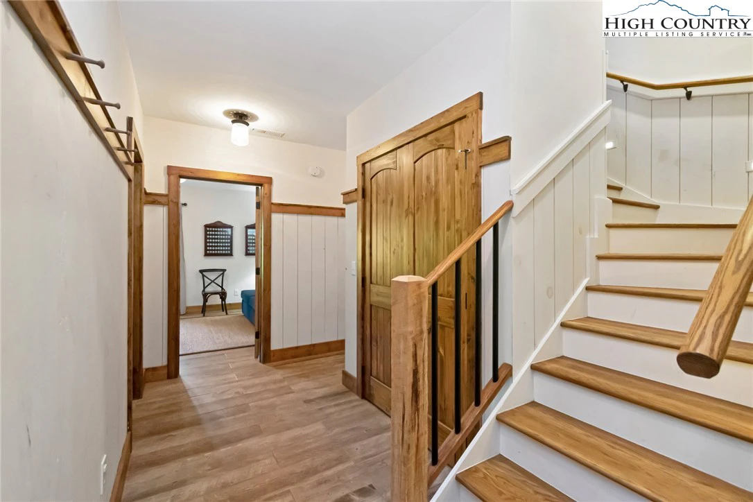 Image number 12 for the current listing