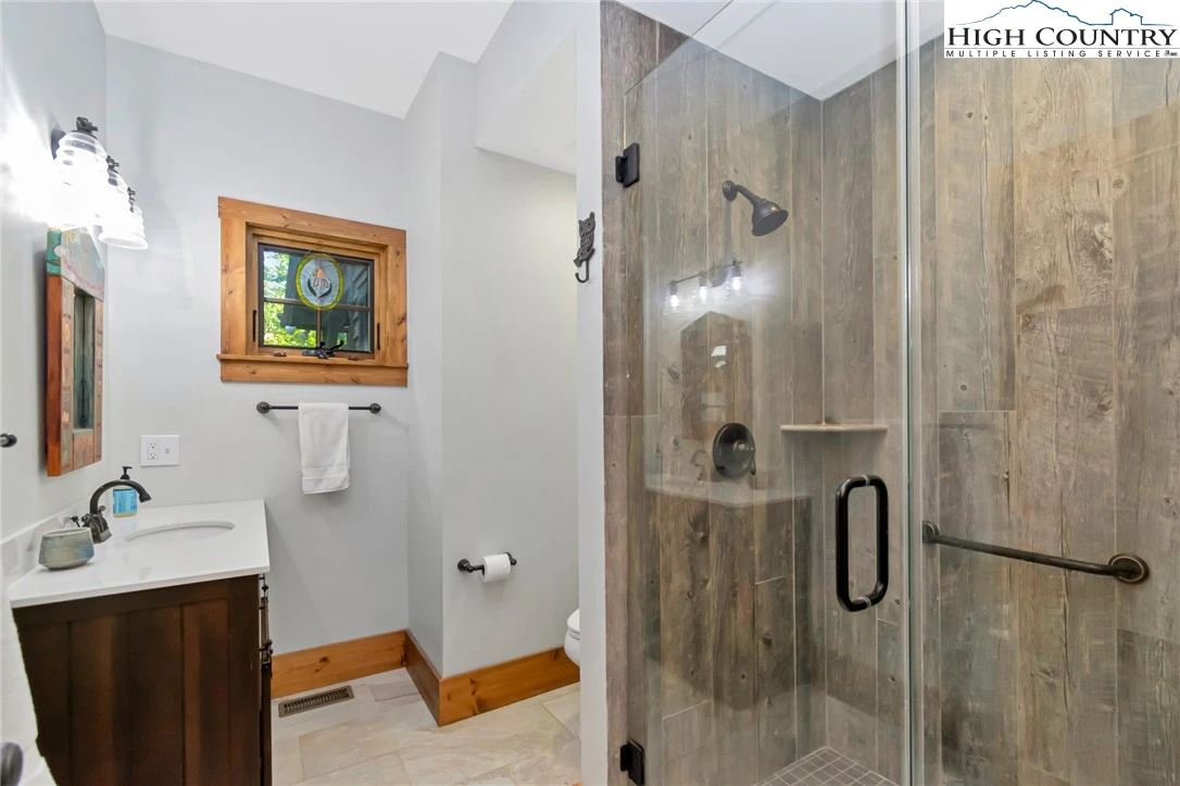 Image number 7 for the current listing