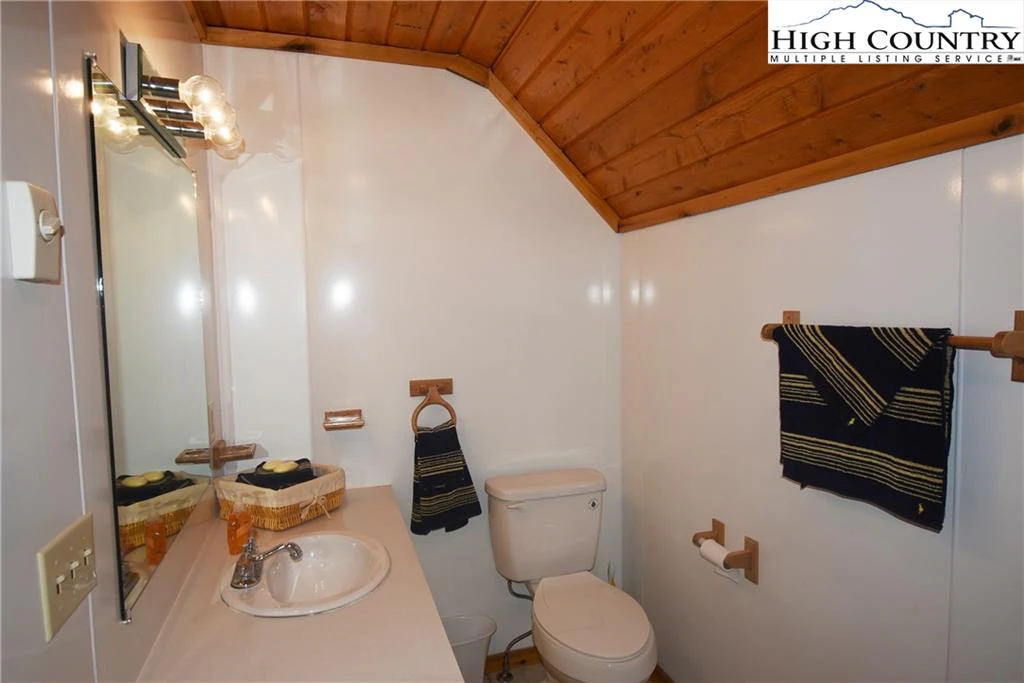 Image number 6 for the current listing