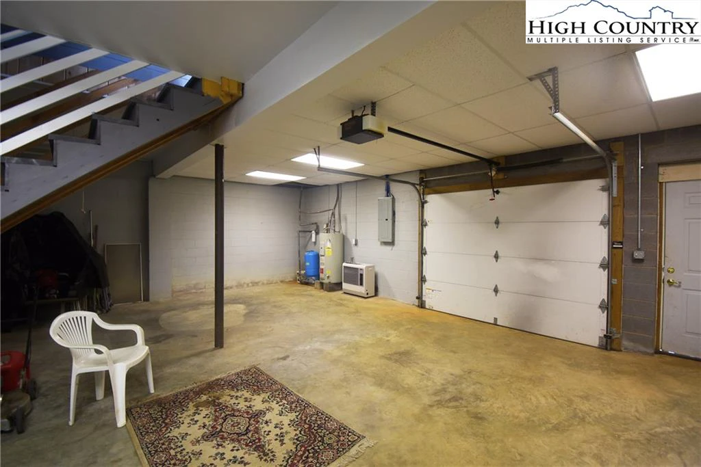 Image number 4 for the current listing