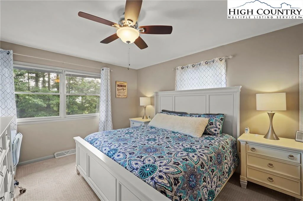 Image number 5 for the current listing