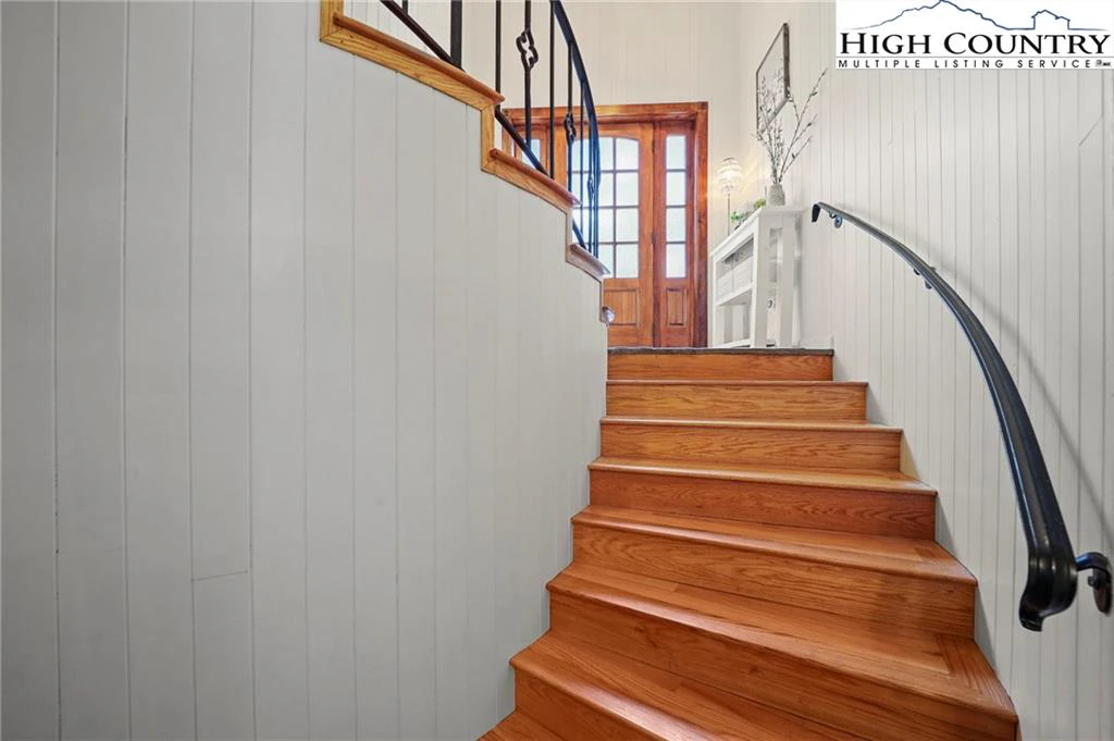 Image number 12 for the current listing