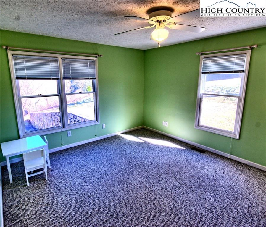Image number 16 for the current listing