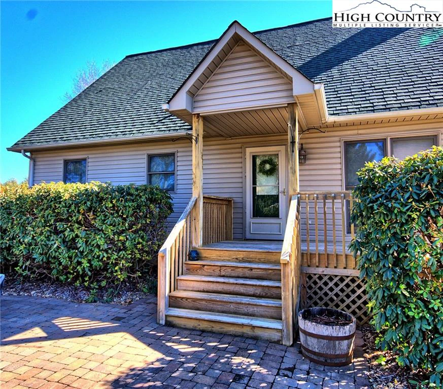 Image number 7 for the current listing
