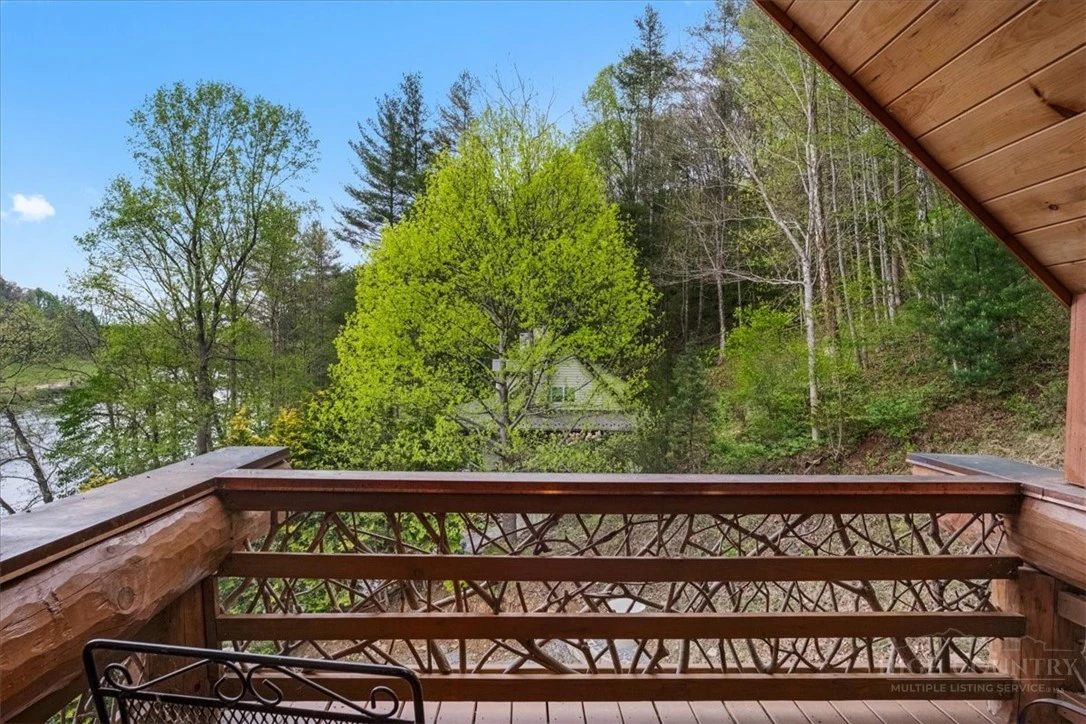 Image number 14 for the current listing
