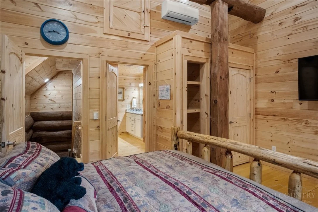 Image number 5 for the current listing