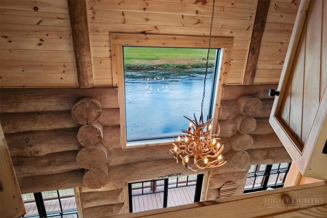 Image number 10 for the current listing