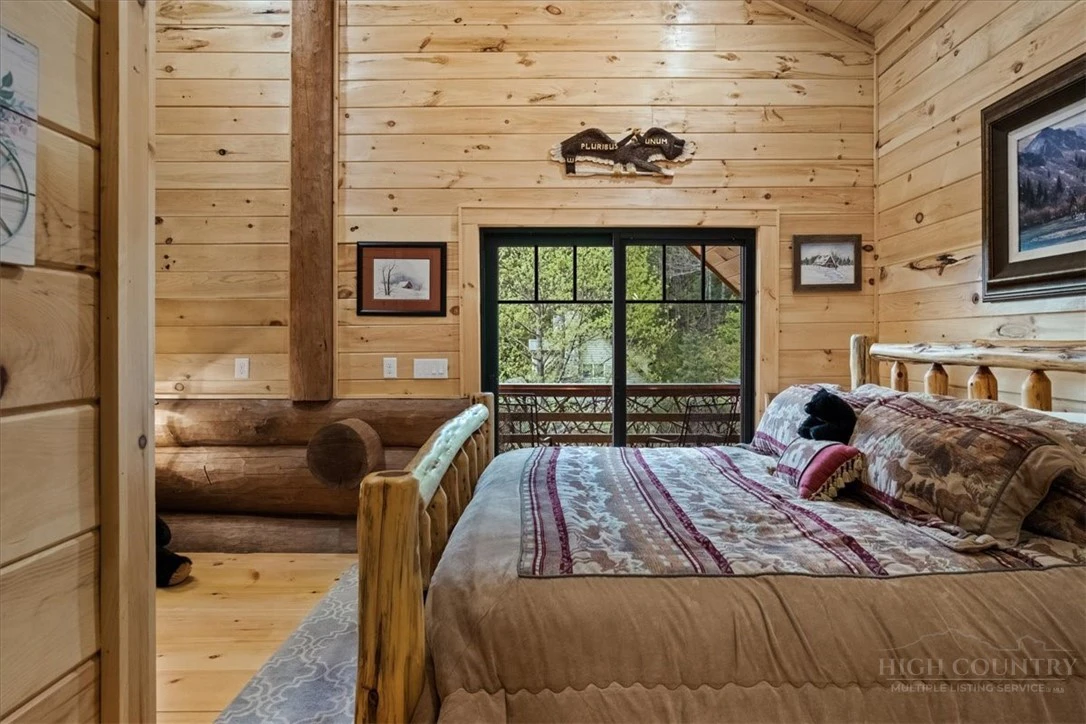 Image number 3 for the current listing