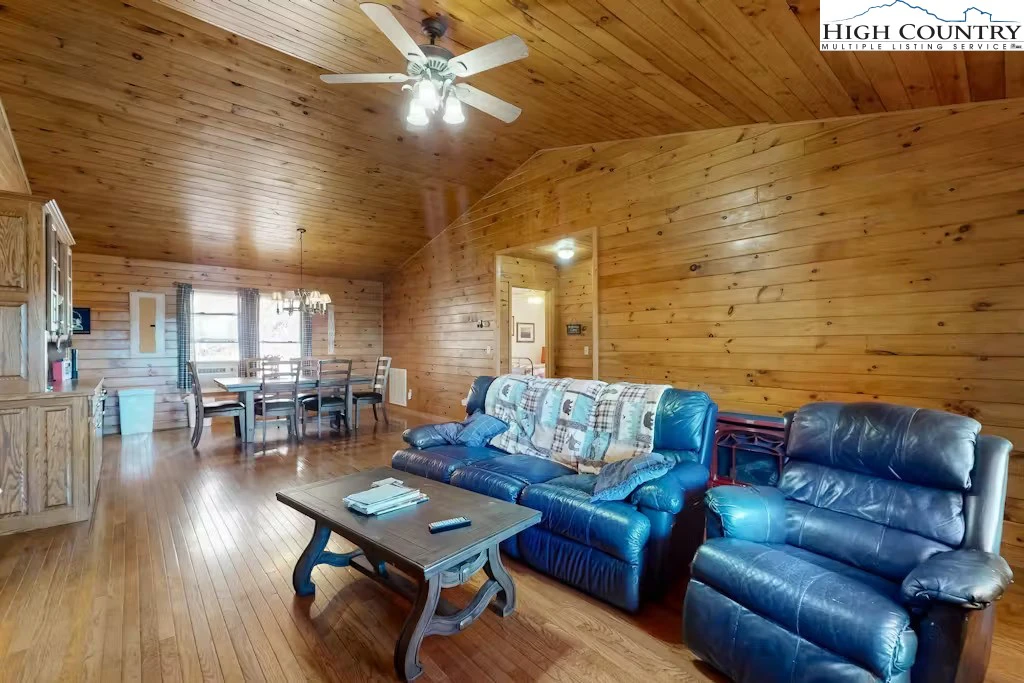 Image number 5 for the current listing
