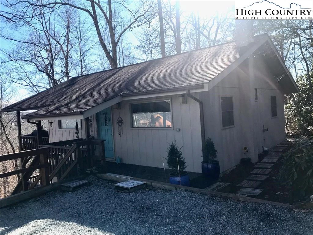 Image number 1 for the current listing