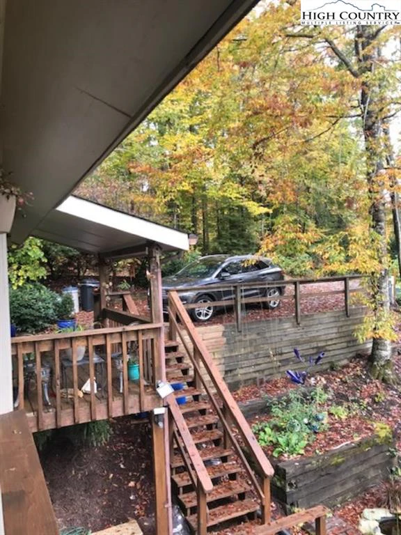 Image number 5 for the current listing