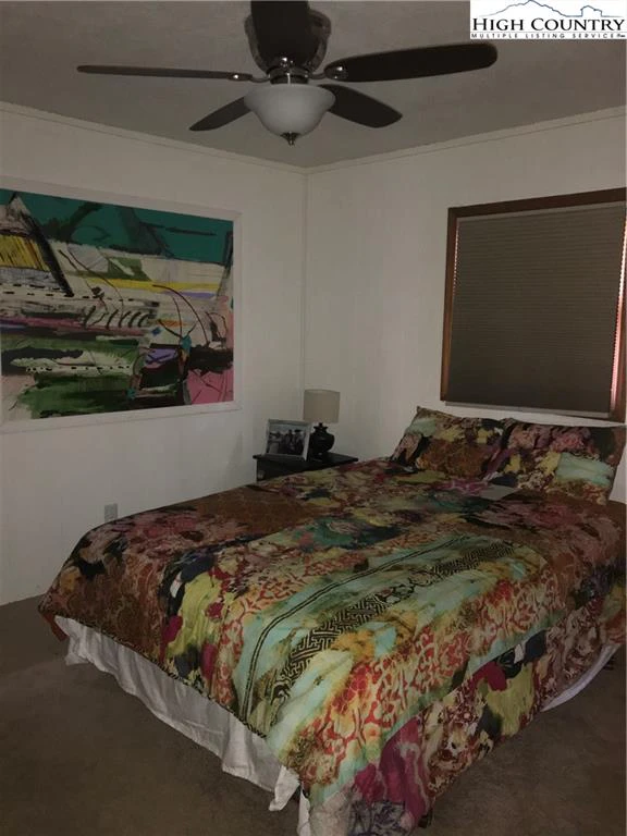Image number 19 for the current listing
