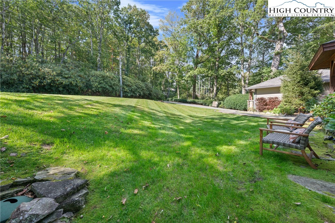 Image number 14 for the current listing