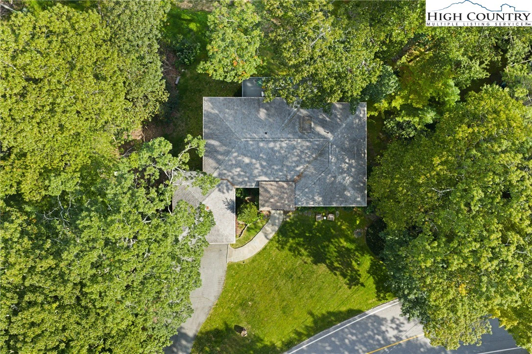 Image number 15 for the current listing