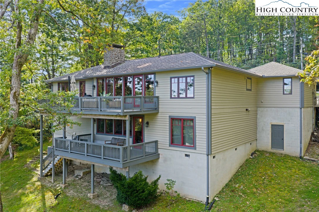 Image number 17 for the current listing