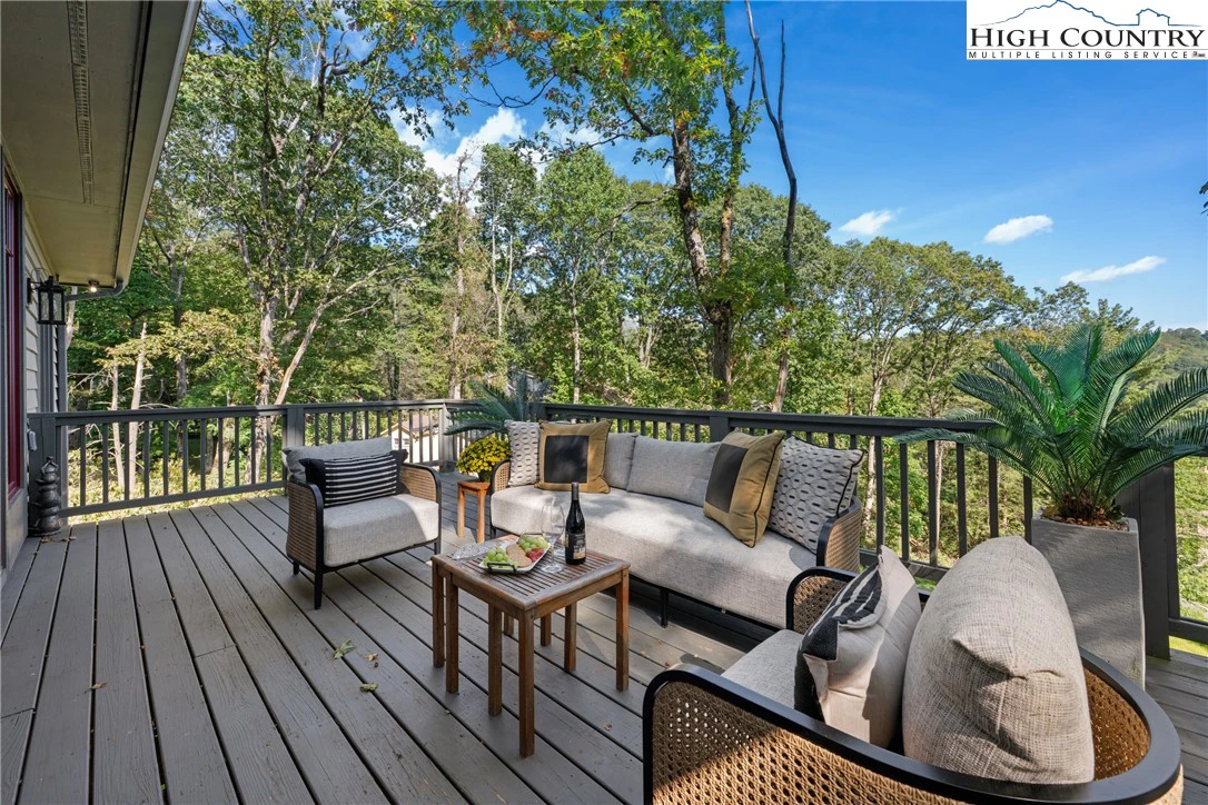 Image number 9 for the current listing