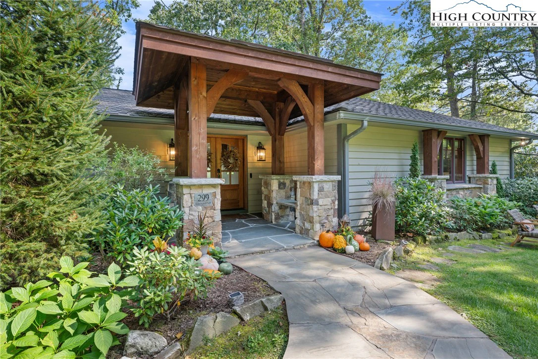 Image number 11 for the current listing