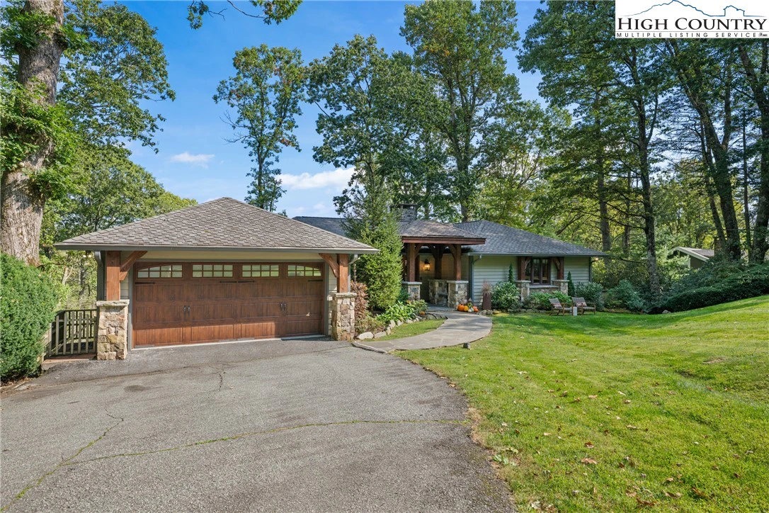 Image number 2 for the current listing