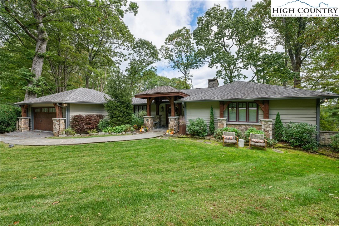 Image number 1 for the current listing