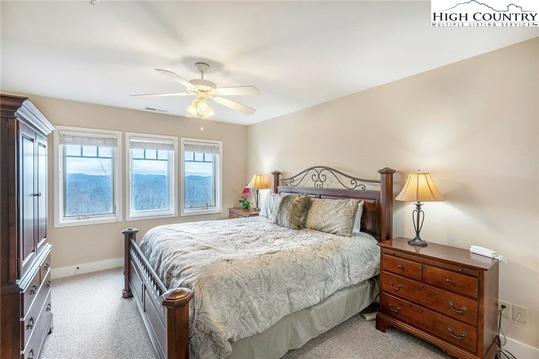 Image number 5 for the current listing